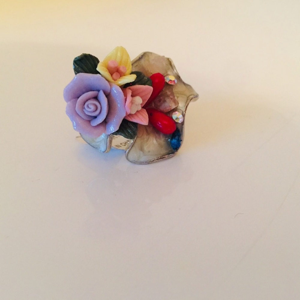 Porcelain flower ring (new) - Picture 4 of 4